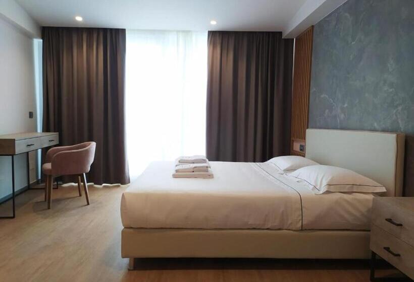 اتاق استاندارد, Byron