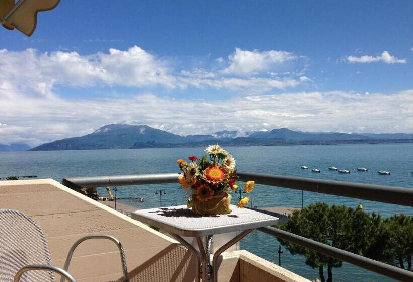 Superior room with lake view, Ca' Serena