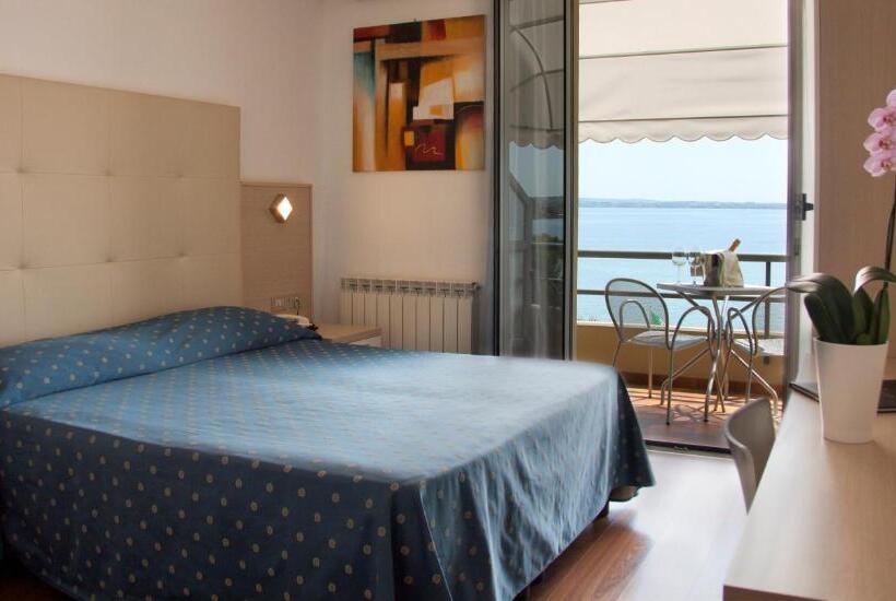 Superior room with lake view, Ca' Serena