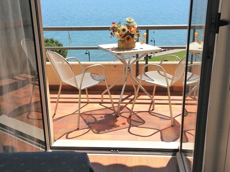 Superior room with lake view, Ca' Serena