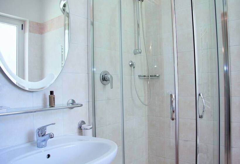 Superior room with lake view, Ca' Serena