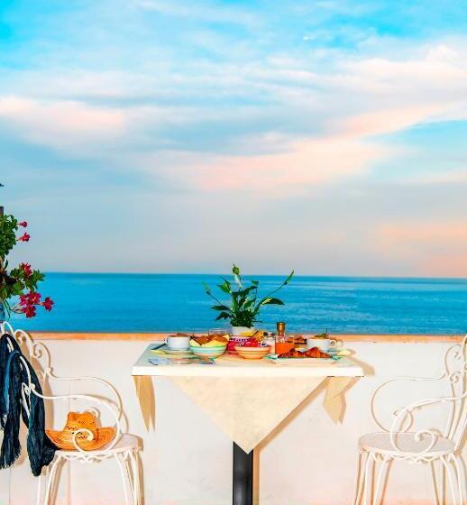 Четырехместный Номер Стандарт Вид на Море, Casa Guadagno