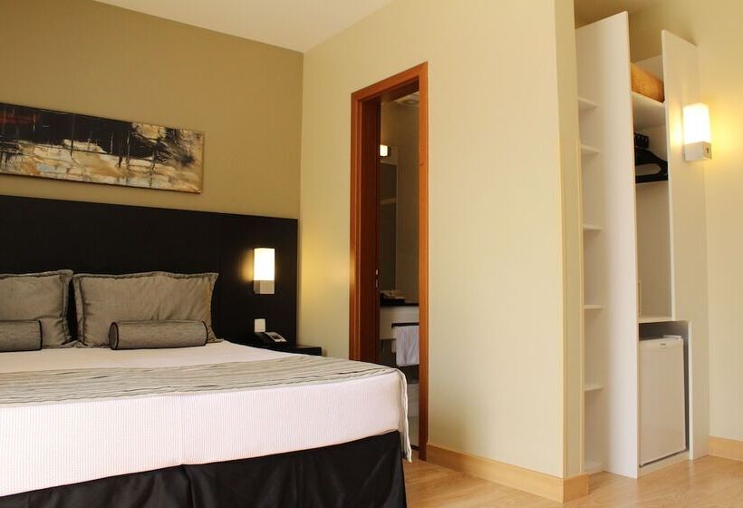 Трехместный Номер Deluxe, Grande Hotel Petrópolis