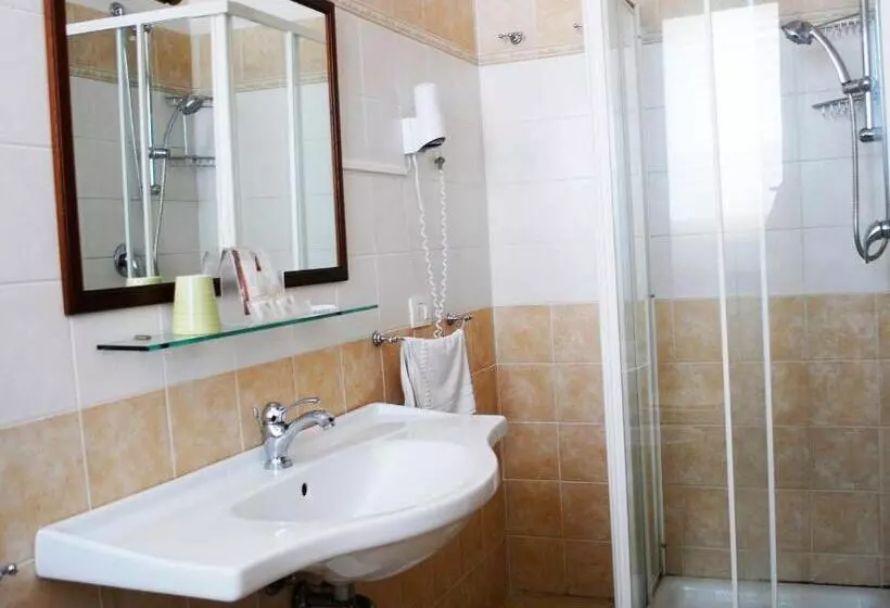 اتاق اکونومی, Greta Rooms