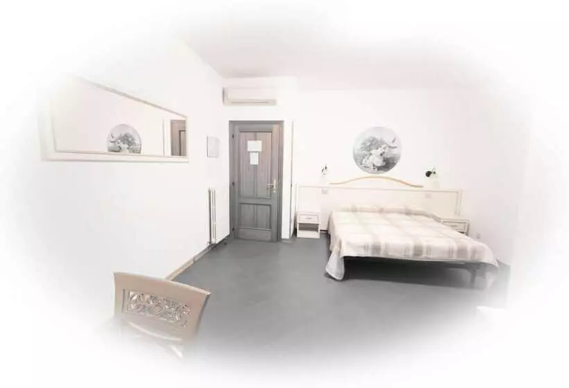 اتاق استاندارد سه نفره, I Tigli Albergo Diffuso