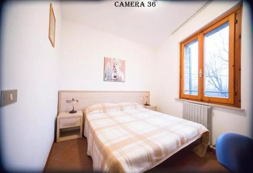 اتاق استاندارد یک نفره, I Tigli Albergo Diffuso