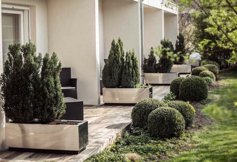 غرفة قياسية, La Source Des Sens