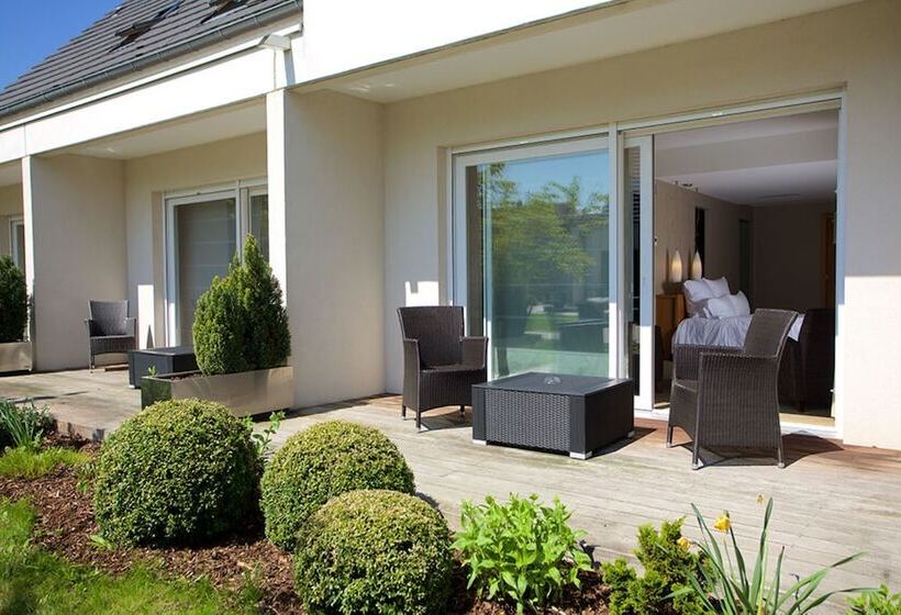 غرفة قياسية, La Source Des Sens