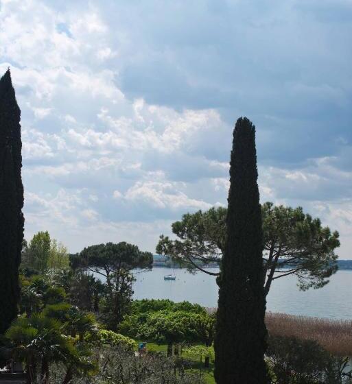 Трехместный Номер Стандарт с Балконом, Miramar