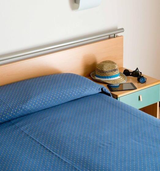 Четырехместный Номер Стандарт с Балконом, Miramar