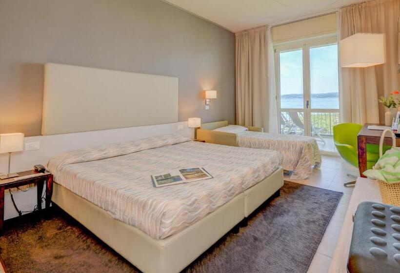 Трехместный Номер Deluxe, Miramar