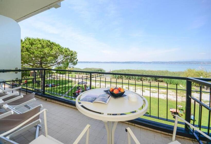 Трехместный Номер Deluxe, Miramar