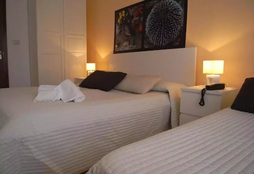 Standard Triple Room with Terrace, Moreri
