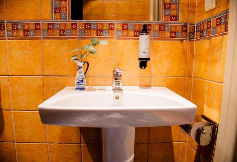 חדר סטנדרט, Park Hotel Linköping Fawlty Towers