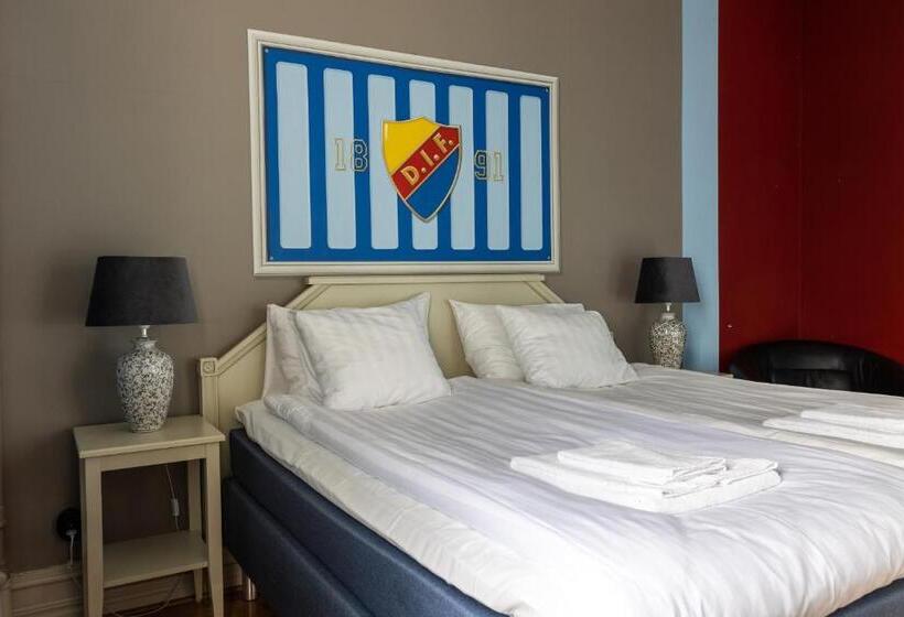 חדר סטנדרט לארבעה, Park Hotel Linköping Fawlty Towers