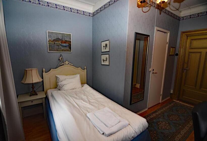 חדר אקונומי יחיד, Park Hotel Linköping Fawlty Towers