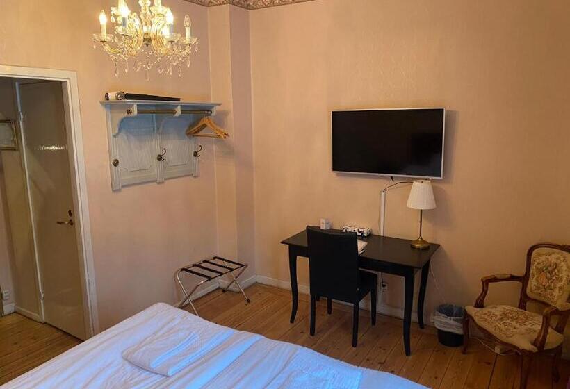 חדר אקונומי, Park Hotel Linköping Fawlty Towers