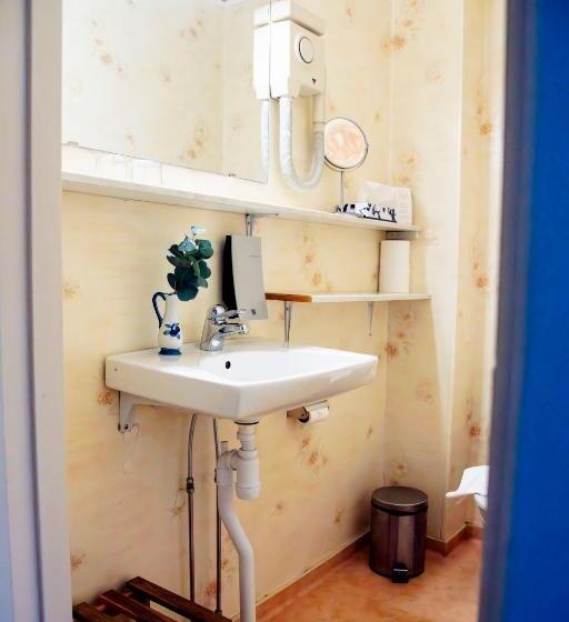 חדר אקונומי, Park Hotel Linköping Fawlty Towers