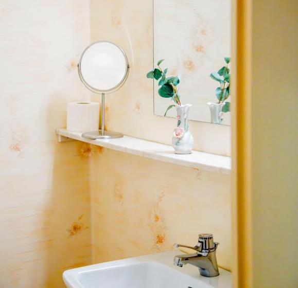 חדר אקונומי, Park Hotel Linköping Fawlty Towers