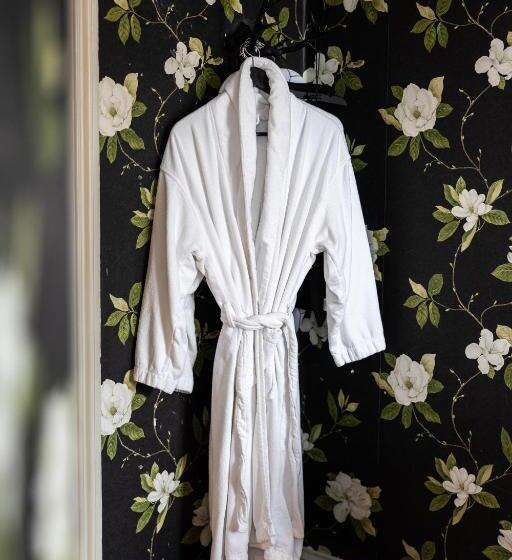 חדר קומפורט יחיד, Park Hotel Linköping Fawlty Towers