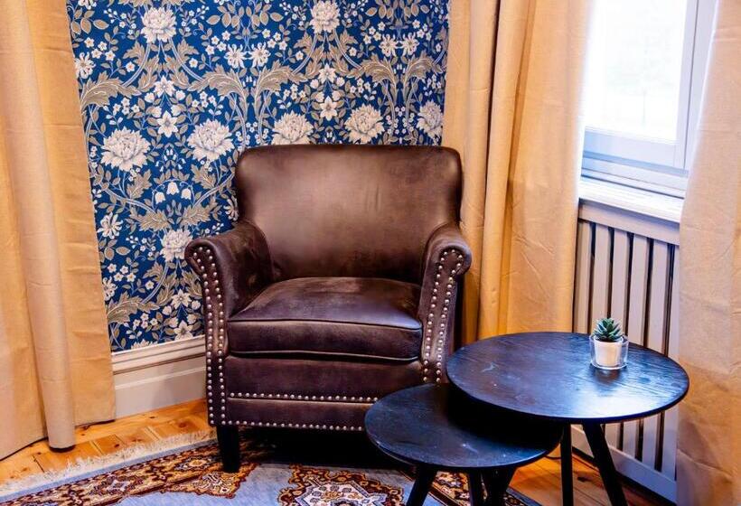 Люкс Superior, Park Hotel Linköping Fawlty Towers