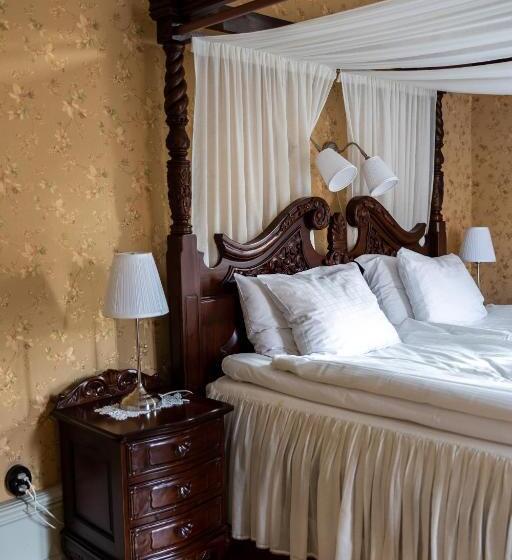 חדר קומפורט, Park Hotel Linköping Fawlty Towers