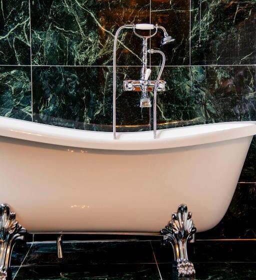 סוויטת סופריור, Park Hotel Linköping Fawlty Towers