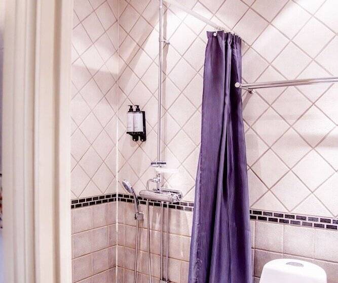 חדר סטנדרט, Park Hotel Linköping Fawlty Towers