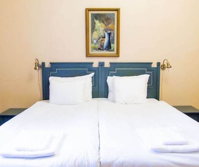 חדר אקונומי, Park Hotel Linköping Fawlty Towers