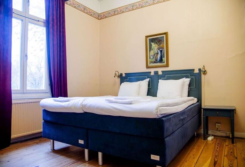 חדר אקונומי, Park Hotel Linköping Fawlty Towers