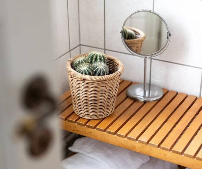 חדר קומפורט, Park Hotel Linköping Fawlty Towers