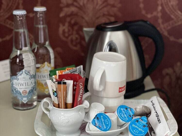 חדר קומפורט יחיד, Park Hotel Linköping Fawlty Towers