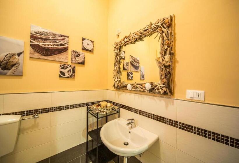 غرفة قياسية مطلّة علي البحر مزوَّدة بشُرفة, Playa