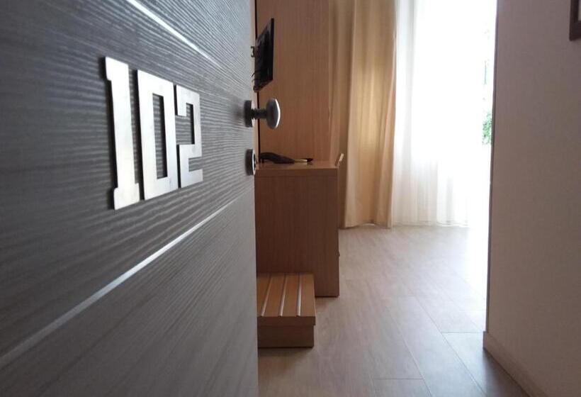 غرفة قياسية مطلّة علي البحر مزوَّدة بشُرفة, Playa