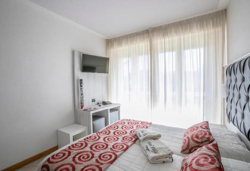 غرفة قياسية مطلّة علي البحر مزوَّدة بشُرفة, Playa