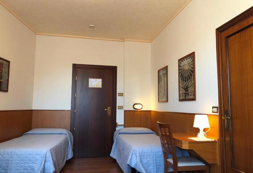 Chambre Quadruple Economy, Signa