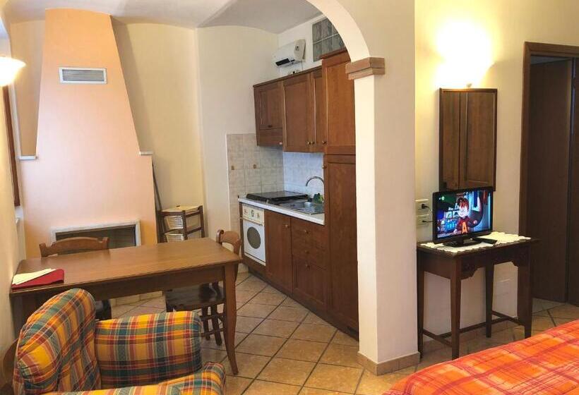 Studio Supérieur, Signa