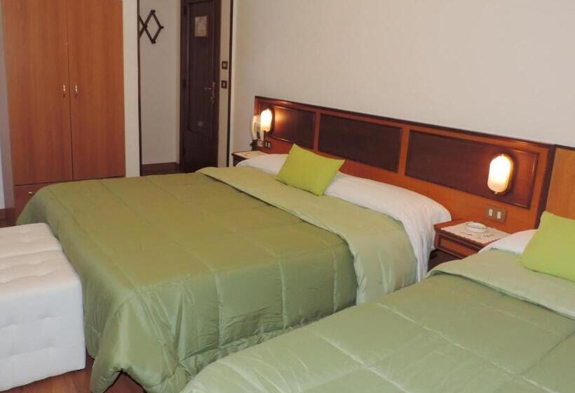 Chambre Triple Economy, Signa