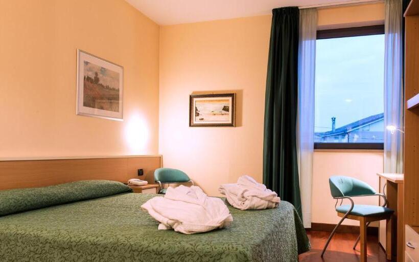 스탠다드 룸, Torresi