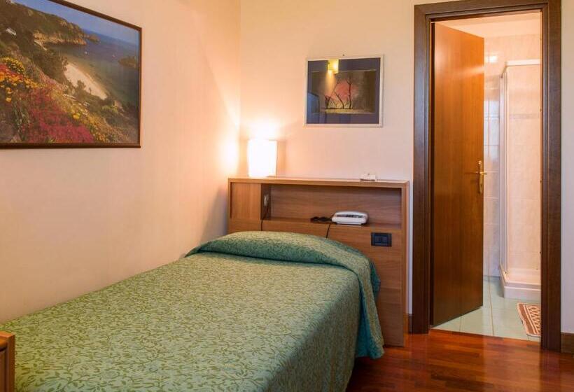 스탠다드 싱글 룸, Torresi