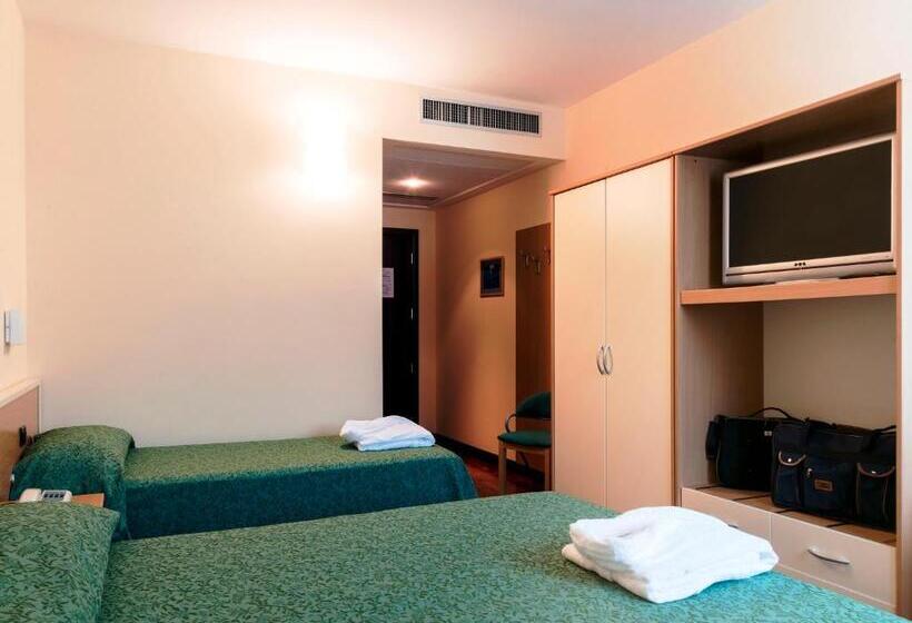 트리플 클래식 룸, Torresi