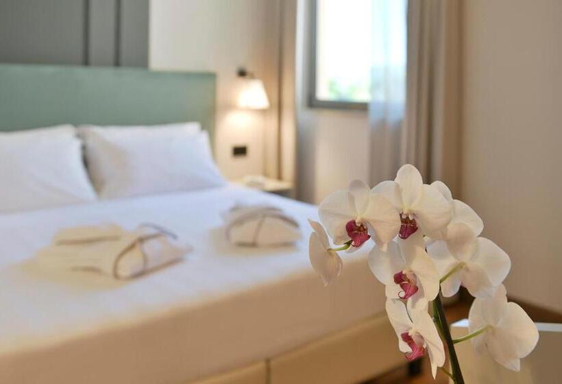 디럭스 룸, Torresi