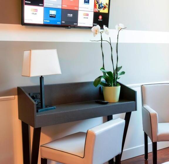 디럭스 트리플 룸, Torresi