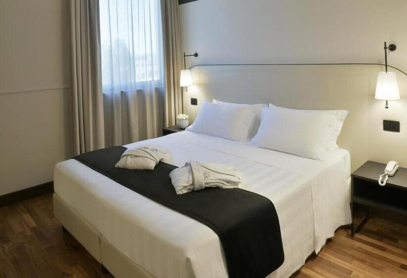 디럭스 룸, Torresi