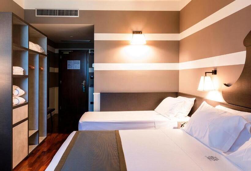 Трехместный Номер Deluxe, Torresi