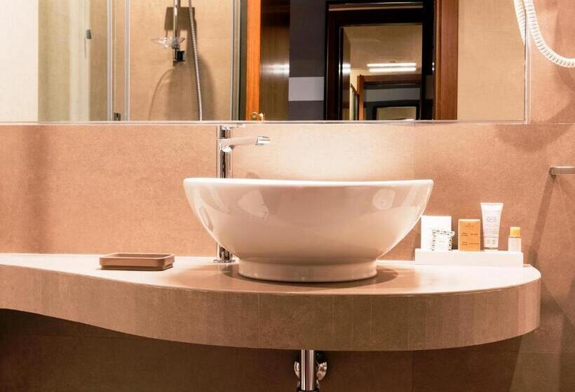 디럭스 룸, Torresi