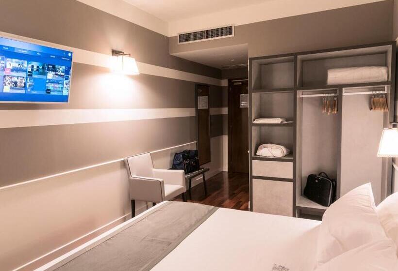 디럭스 룸, Torresi