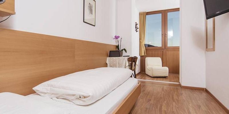 스탠다드 싱글 룸, Union