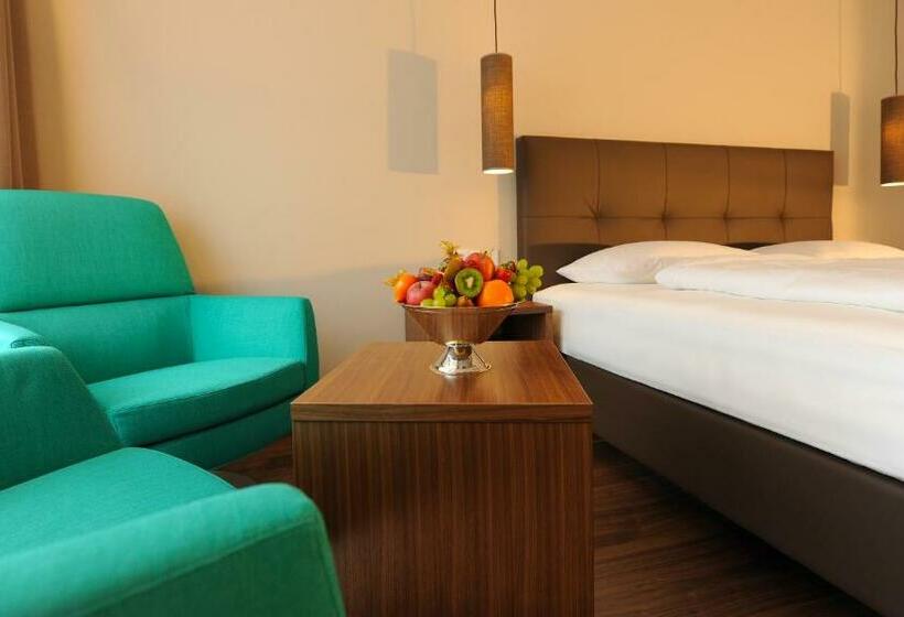 חדר סטנדרט עם מרפסת, Vier Jahreszeiten