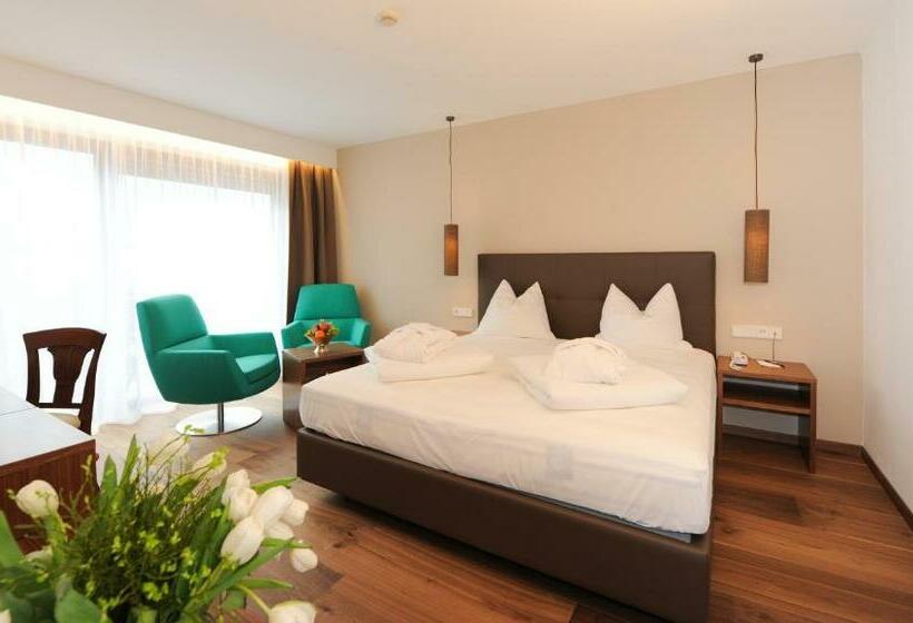 חדר סטנדרט עם מרפסת, Vier Jahreszeiten